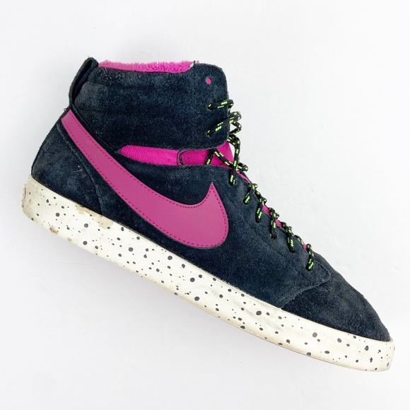 Nike Shoes - 🔴4/$15  Nike Black Suede High Top Sneakers Size 8 Lace Up Pink Swoosh Speckled